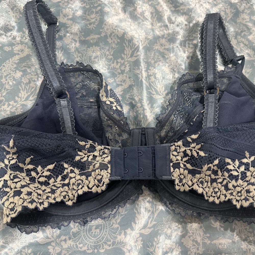 NWOT WACOAL BRA - Picture 5 of 6